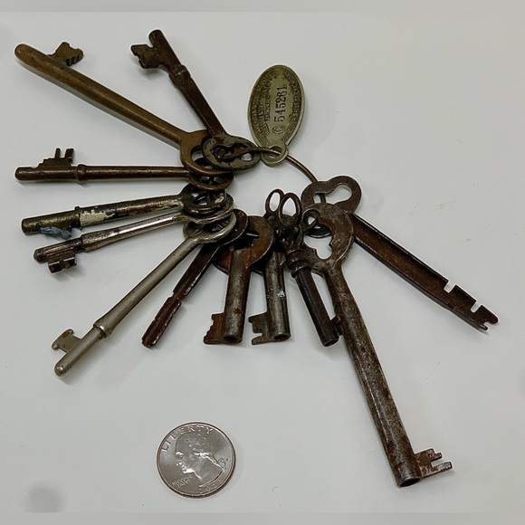 (Lot of 12) Antique Skeleton Keys Property of Chicago Insurance Company Keyring - Picture 14 of 16